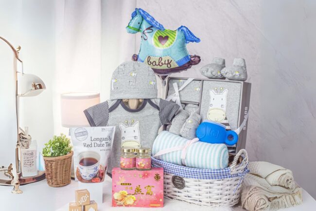 Simply Hamper Mum’s Blue Basket with Balloon Review Banners