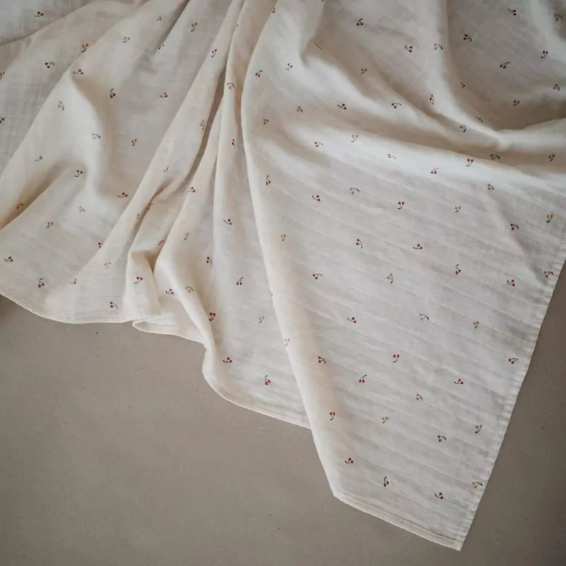 MUSHIE Swaddle (Cherries)