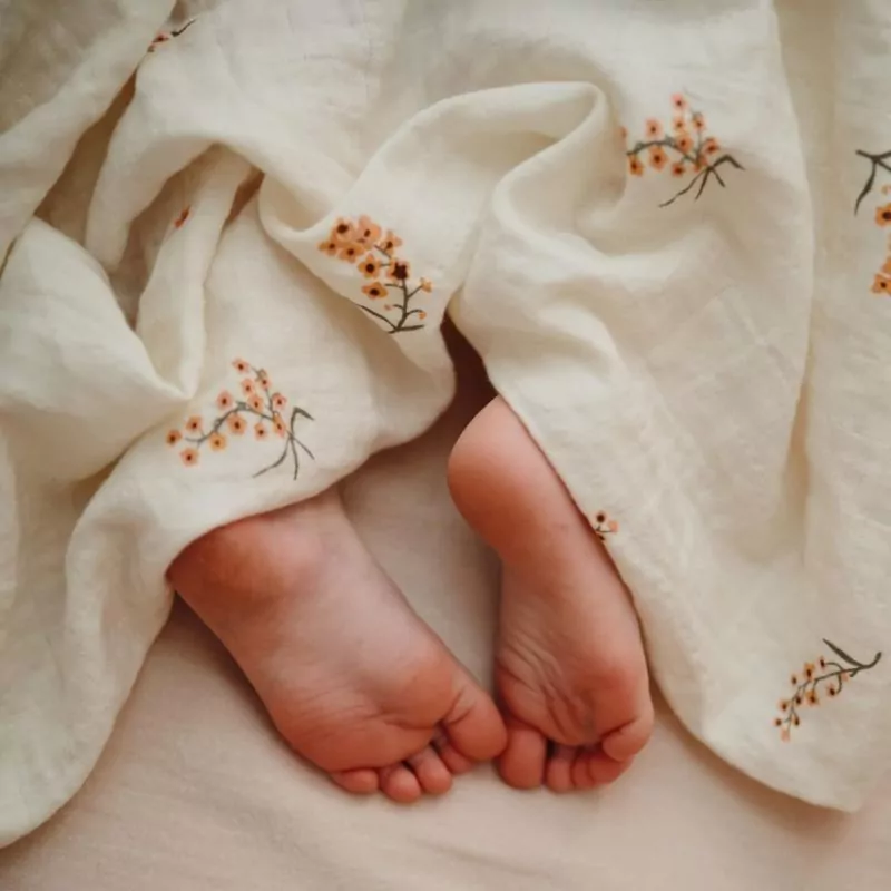 MUSHIE Swaddle (Flowers)