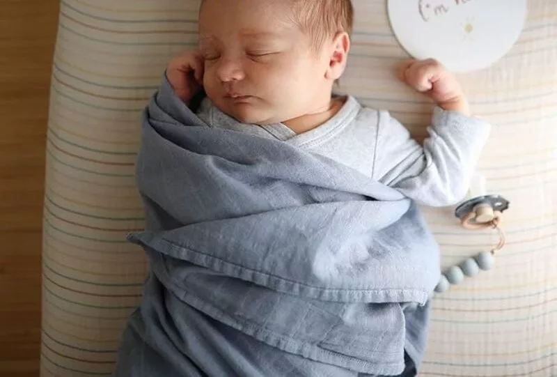 MUSHIE Swaddle (Tradewinds)