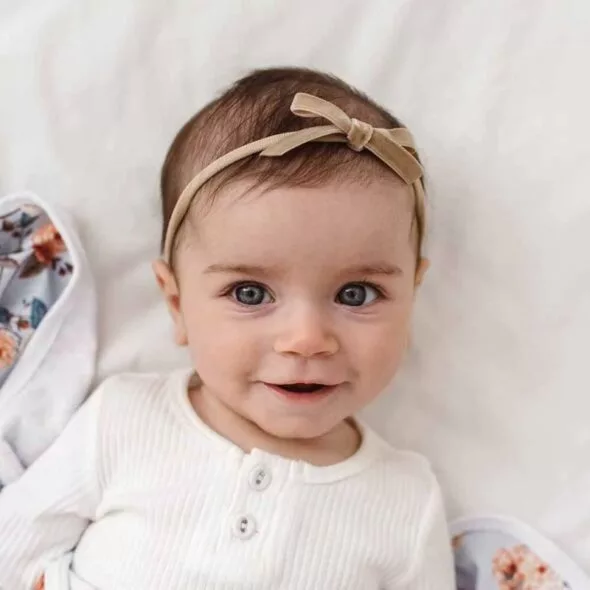 SNUGGLE HUNNY Velvet Baby Headband (Pebble)